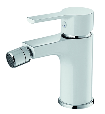 Bidet łazienkowy z ciepłą i zimną baterią Biały chrom wykończony regulowany aerator